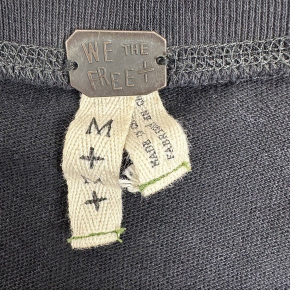 Free People/We the Free - Sz M - Oversized fit/Floral sleeve tunic - Picture 5 of 6